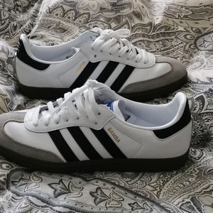 Men's Adidas sneakers